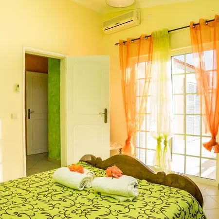 别墅 帕拉伊索住宿加早餐旅馆 *